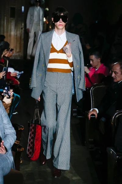 Look 14